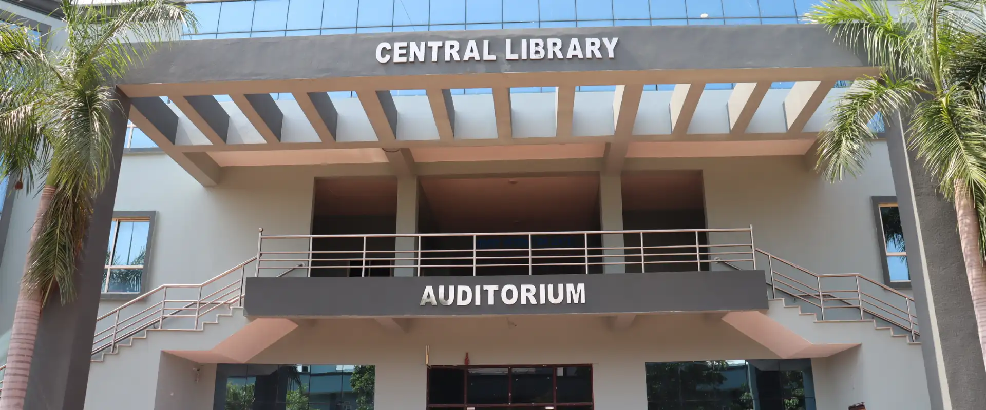 library-004